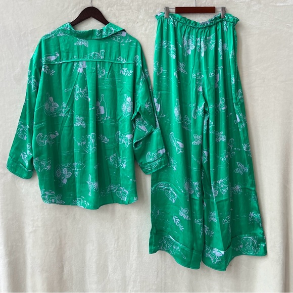 NEW Size Medium Free People Dreamy Days Satin Pajama 2 Piece Set Green Jelly - Picture 6 of 9